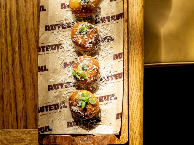 Auteuil Brasserie Bomba provolone