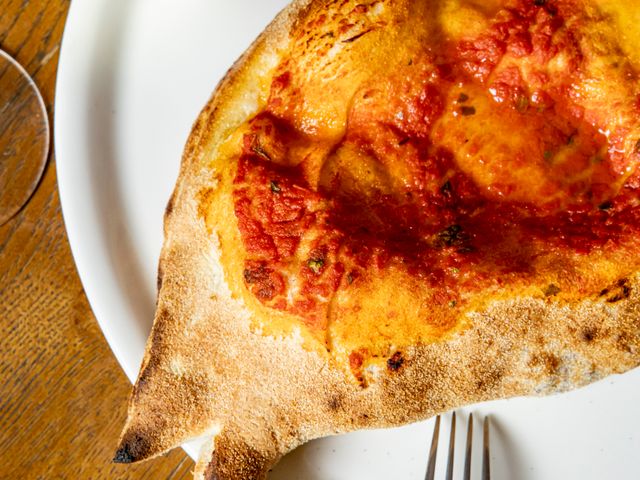 Auteuil Brasserie Calzone al ragu