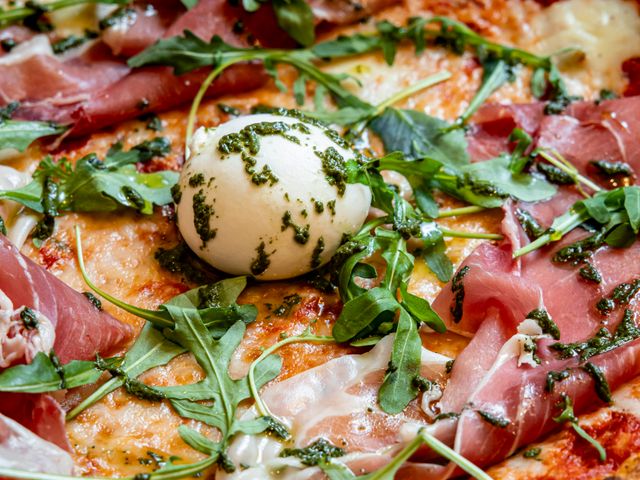 Auteuil Brasserie Pizza Parma e Burrata